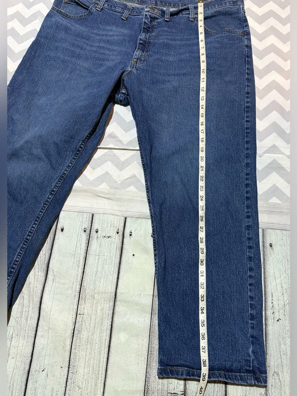 Wrangler Premium Quality Men's Straight Jeans in Classic Denim Blue size 44 x 29